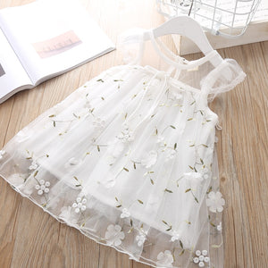 White Girl Party Dress Summer - Simple White Flower Girl Dresses. Material: Mesh & Cotton Pattern Type: Floral Season: Summer Sleeve Length(cm): Short Sleeve.5
